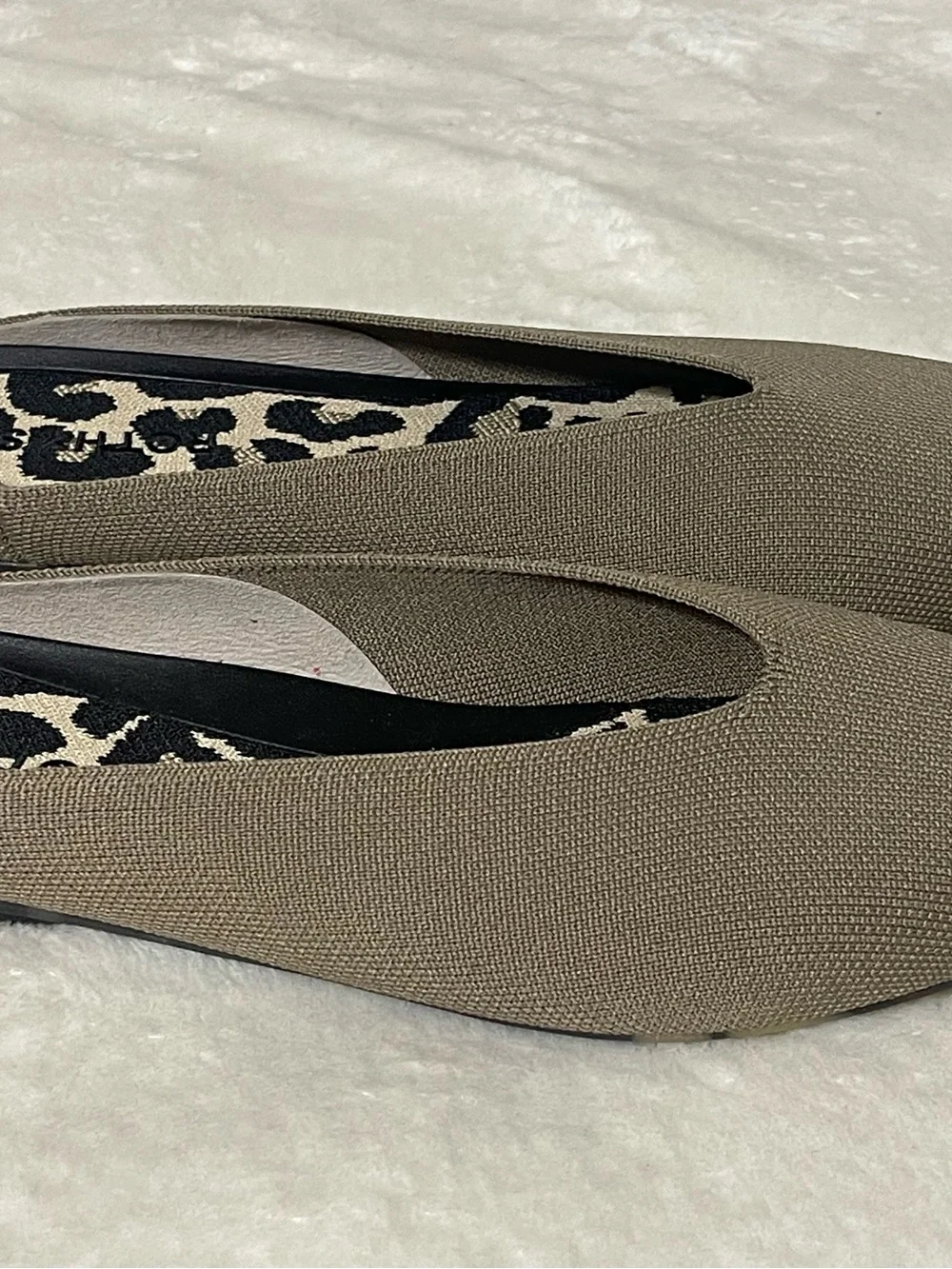 Rothy’s Round Toe Knit Slip-On Flats in Camel Tan Sz 11 Excellent Preppy Brown